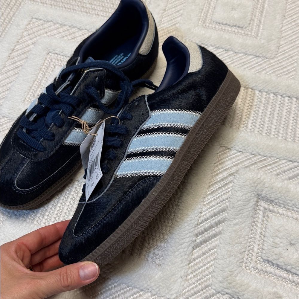 adidas Originals Samba OG sneakers in navy pony hair and light blue - Picture 4 of 9